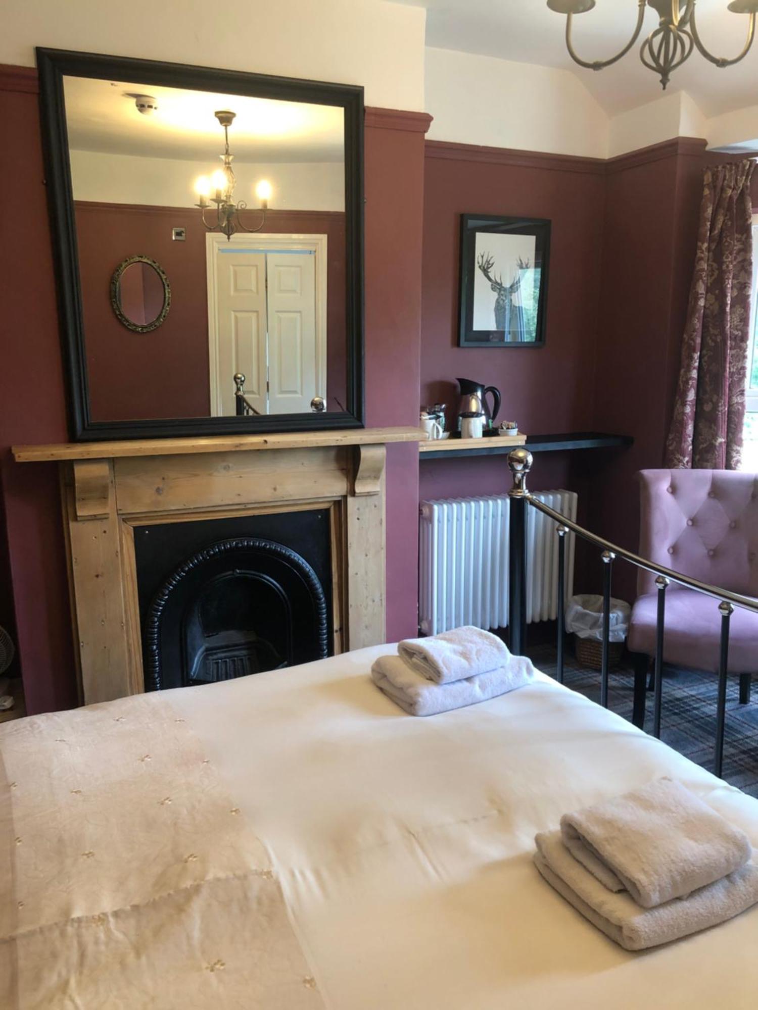 Twin Oaks Guest House Cadnam Экстерьер фото