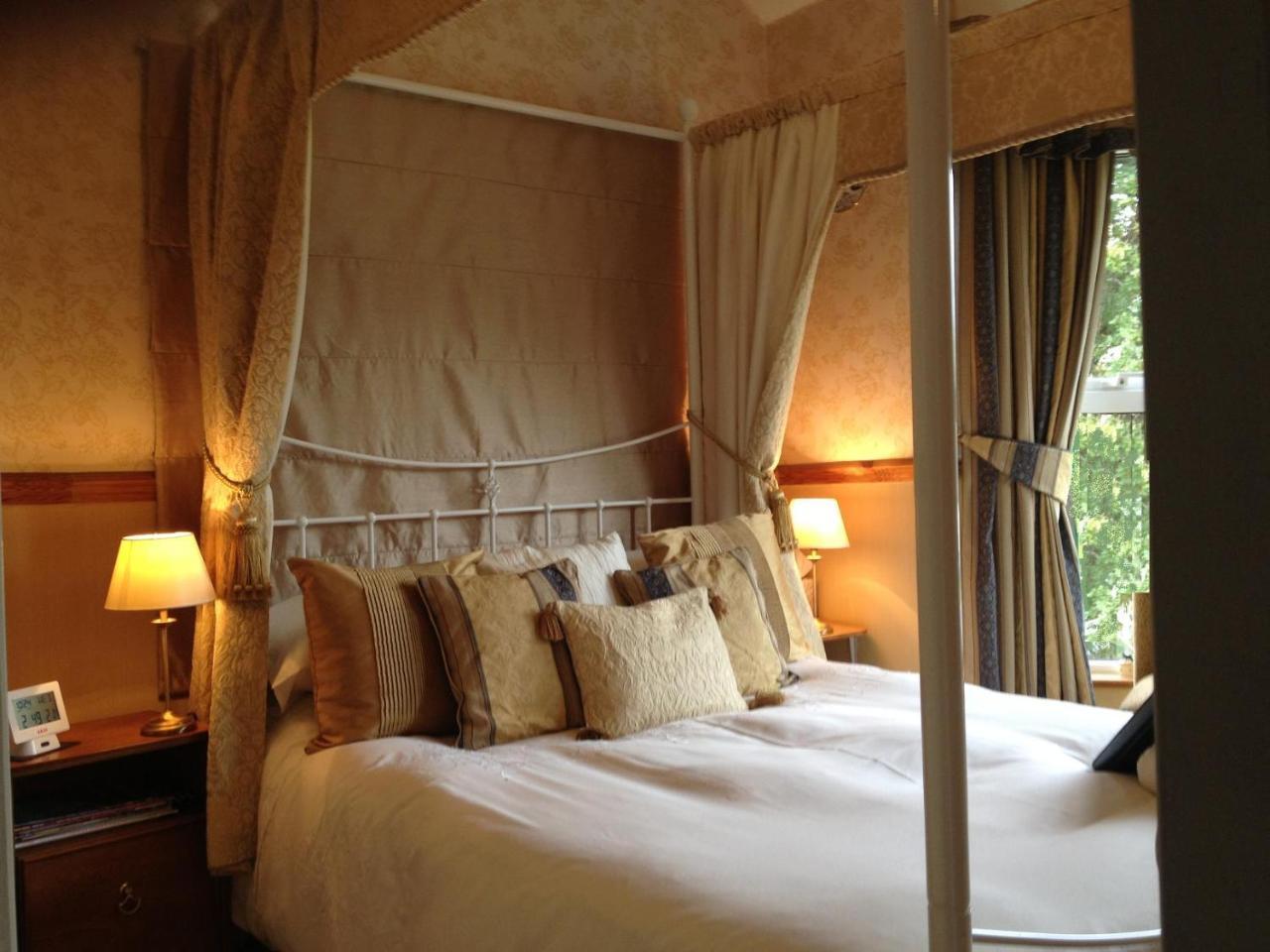 Twin Oaks Guest House Cadnam Экстерьер фото