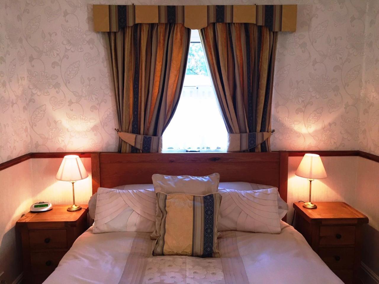 Twin Oaks Guest House Cadnam Экстерьер фото